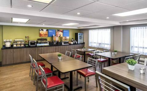 Hotel Comfort Inn Saskatoon image