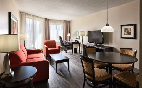 Hotel Les Suites Hotel Ottawa image