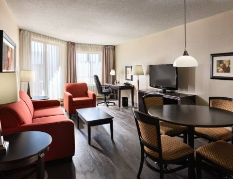 Hotel Les Suites Hotel Ottawa image