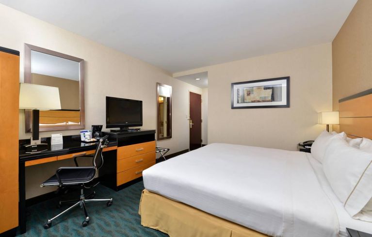 Holiday Inn Express New York JFK Airport Area, New York