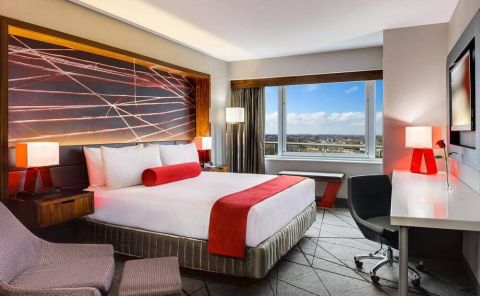 Hotel Crowne Plaza JFK Airport Hotel image