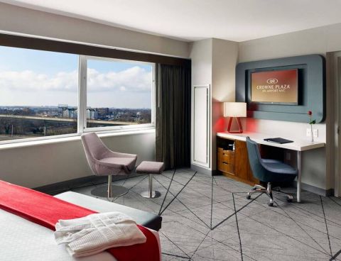 Hotel Crowne Plaza JFK Airport Hotel image