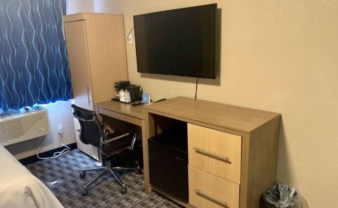 Hotel Days Inn Borough Park image