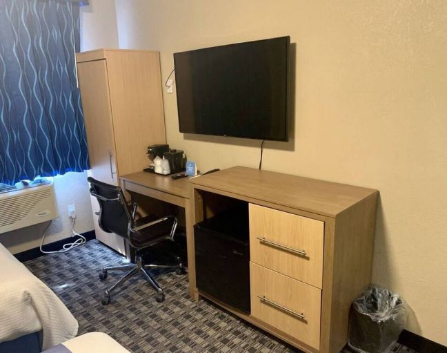 Days Inn Borough Park
