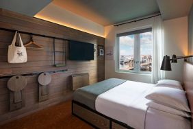 Hotel Moxy NYC Downtown image