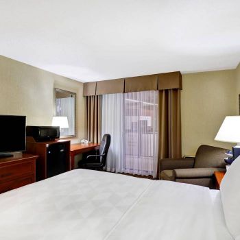 Hotel Holiday Inn Laval Montreal image