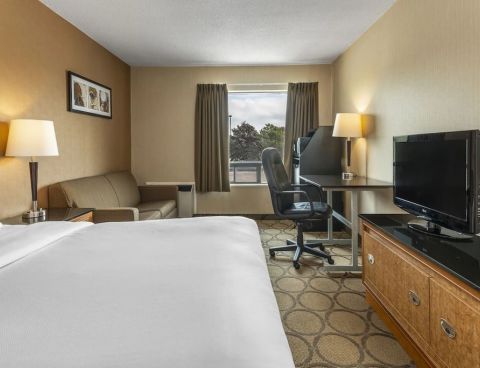 Hotel Comfort Inn Airport East Ancienne-Lorette image