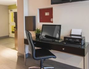 Dedicated business center with PC and internet at Comfort Inn Airport East Ancienne-Lorette.