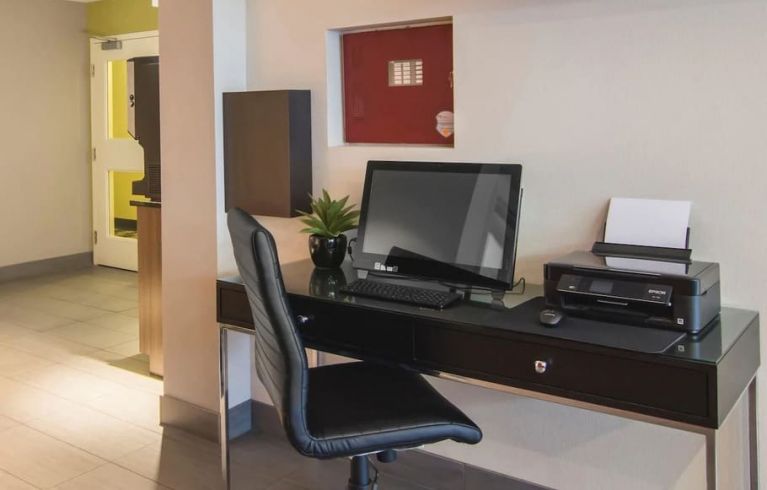 Comfort Inn Airport East Ancienne-Lorette, L'Ancienne-Lorette