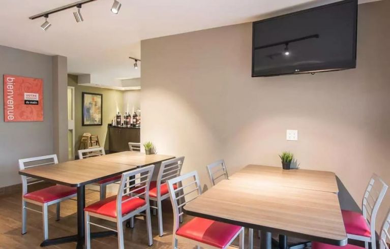 Comfort Inn Airport East Ancienne-Lorette, L'Ancienne-Lorette