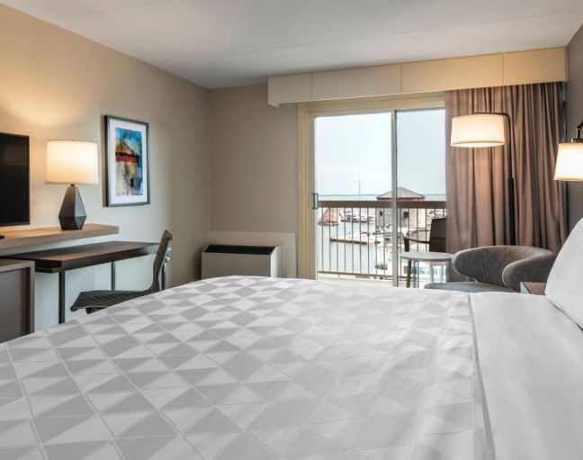 Holiday Inn Kingston Waterfront