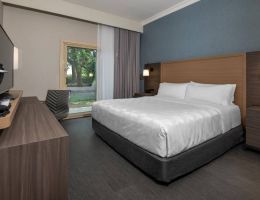 Holiday Inn Kingston Waterfront, Kingston