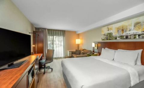 Hotel Comfort Inn Winnipeg Airport image
