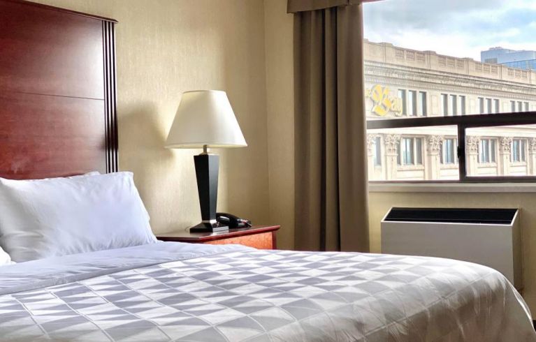 Holiday Inn Winnipeg Downtown, Winnipeg
