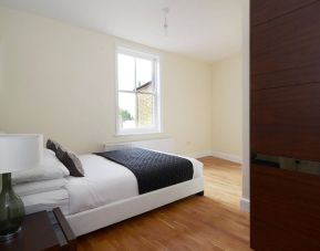 Another view of the double bedroom, with window, in the Hammersmith One.