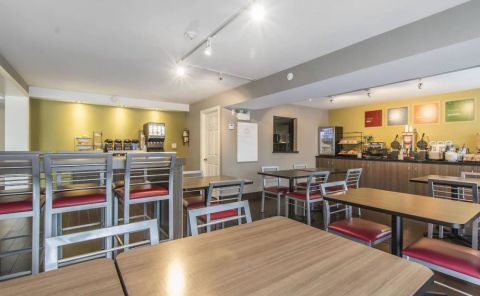 Hotel Comfort Inn Sault Ste. Marie image