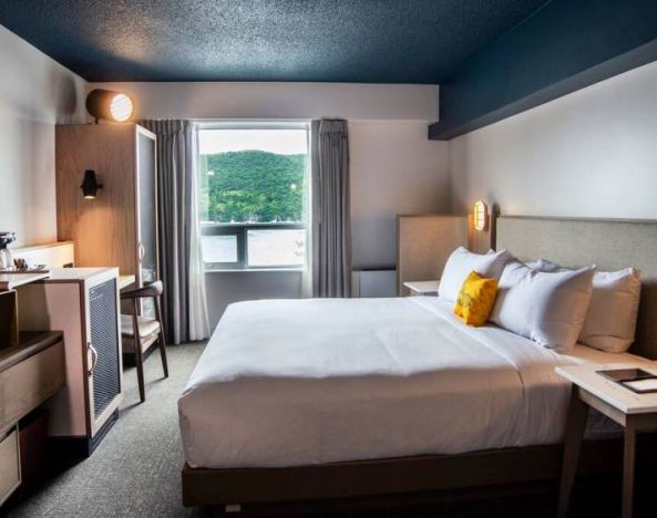 DoubleTree By Hilton St. John's Harbourview