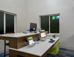 Holiday Inn Express & Suites Ontario, Ontario (OR)
