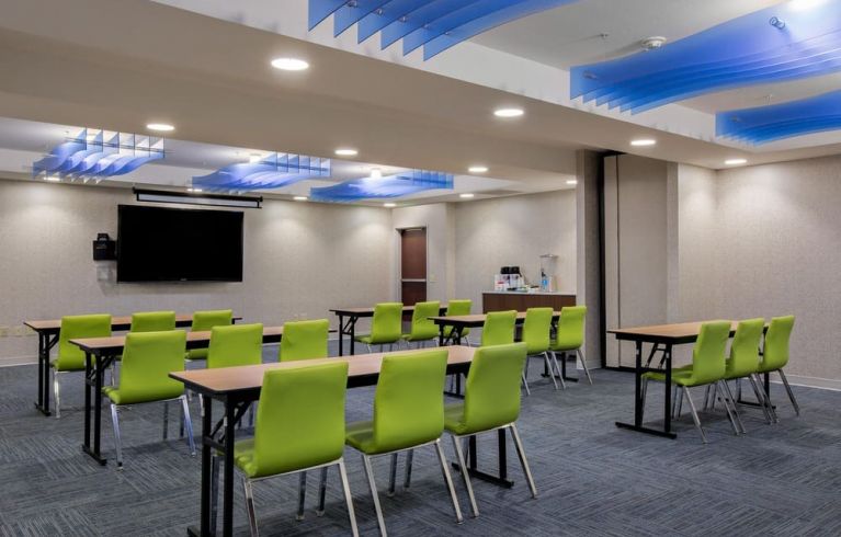 Holiday Inn Express & Suites Ontario, Ontario (OR)