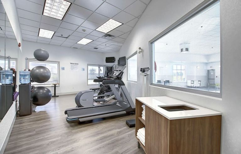 Holiday Inn Express & Suites Airport-Calgary, Calgary