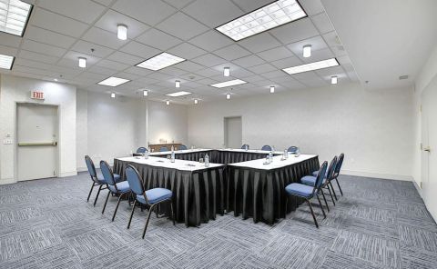 Hotel Holiday Inn Express & Suites Airport-Calgary image