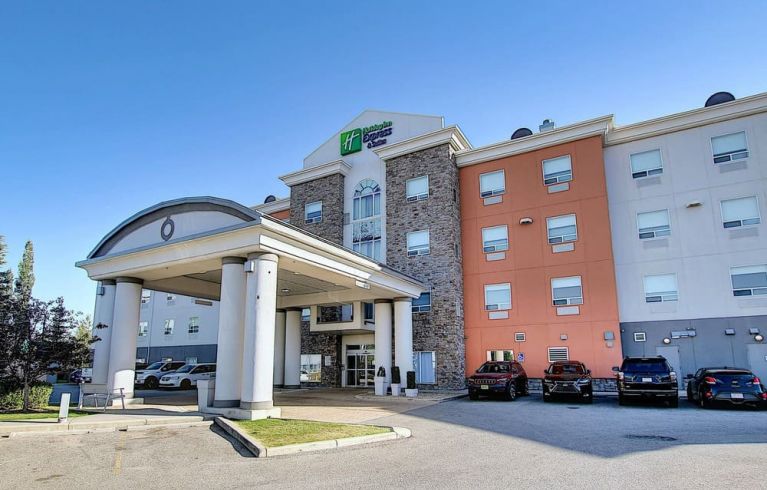 Holiday Inn Express & Suites Airport-Calgary, Calgary
