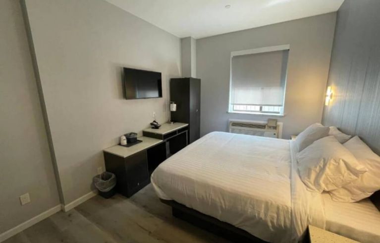 King Hotel Brooklyn, Brooklyn