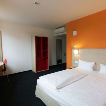 Hotel B&B Hotel Frankfurt-Airport image