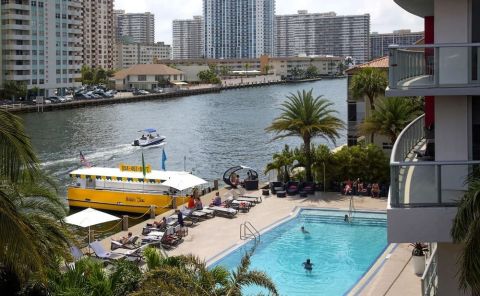 Hotel Beachwalk Elite Hotels and Resorts image
