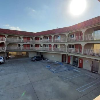Hotel Colony Inn Universal Studios image