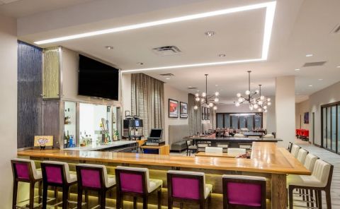 Hotel Crowne Plaza Memphis Downtown image