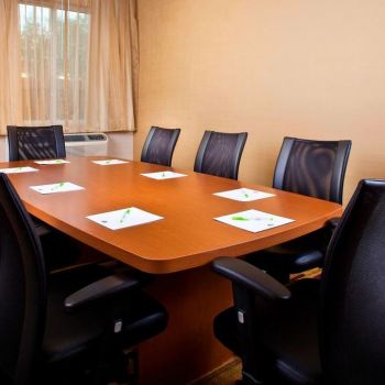 Hotel Fairfield Inn & Suites Houston Hobby Airport image