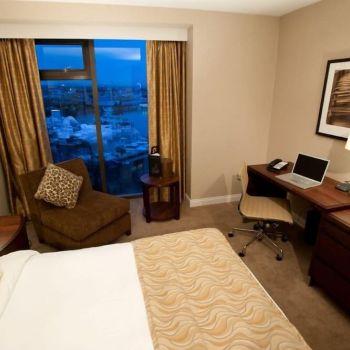 Hotel Pacific Gateway Hotel Vancouver Airport image