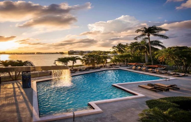 Pullman Miami Airport, Miami