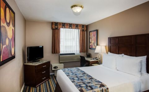 Hotel Ramada by Wyndham Vancouver Downtown image
