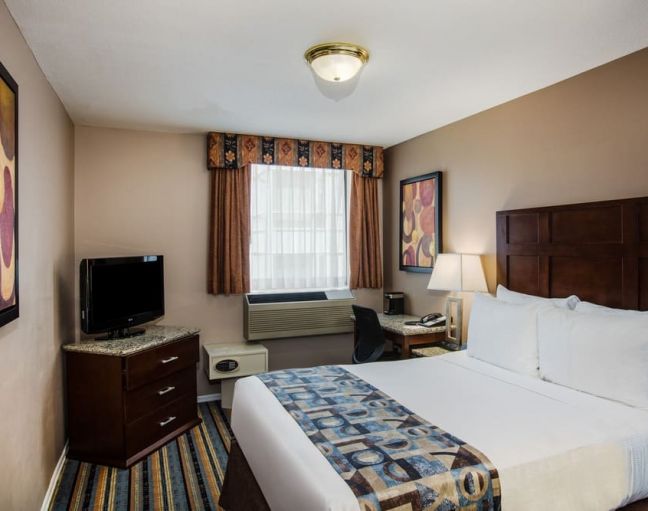 Ramada by Wyndham Vancouver Downtown