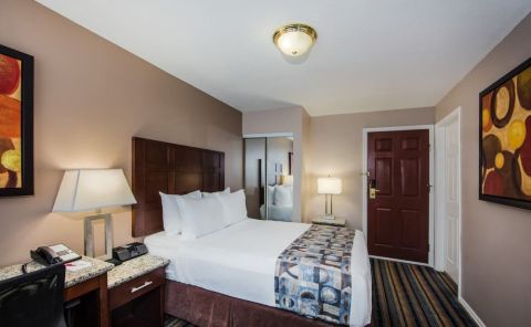 Hotel Ramada by Wyndham Vancouver Downtown image