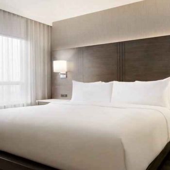 Hotel Embassy Suites By Hilton Toronto Airport image
