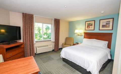 Hotel Candlewood Suites Meridian image