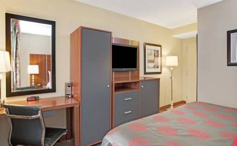 Hotel Ramada Staten Island image