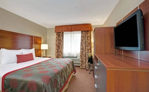 Hotel Ramada Staten Island image