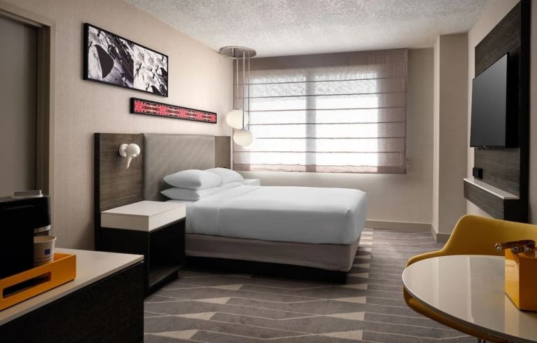 Hyatt Regency at Los Angeles International Airport, Los Angeles