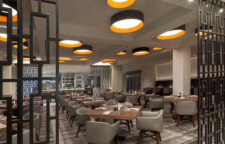 Hyatt Regency at Los Angeles International Airport, Los Angeles