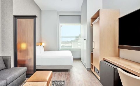 Hotel Hyatt Place Chicago Medical/University District image