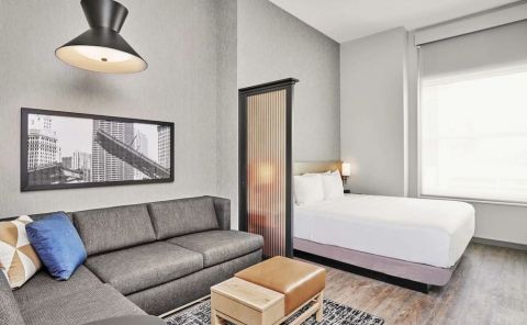 Hotel Hyatt Place Chicago Medical/University District image