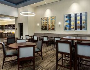 Comfortable dining and coworking space at Hyatt Place Chicago Downtown/The Loop.