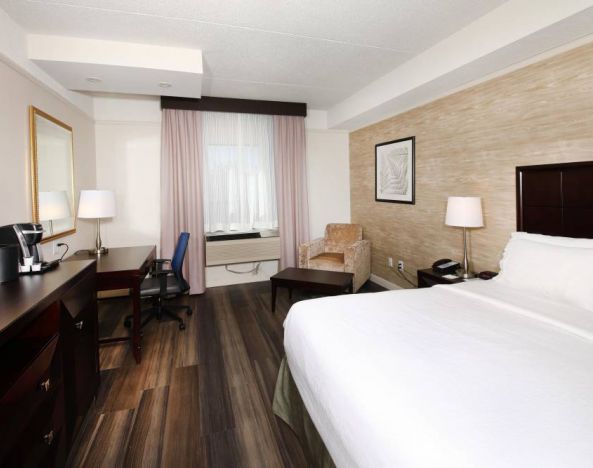 Holiday Inn Hotel & Suites Windsor Ambassador Bridge