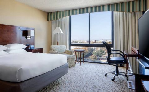 Hotel Houston Marriott South At Hobby Airport image