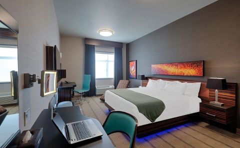 Hotel Hotel Clique Calgary Airport image