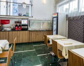 Dining area at Wyndham Garden Brooklyn Sunset Park.